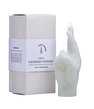 Rankų darbo žvakė Crossed Fingers White