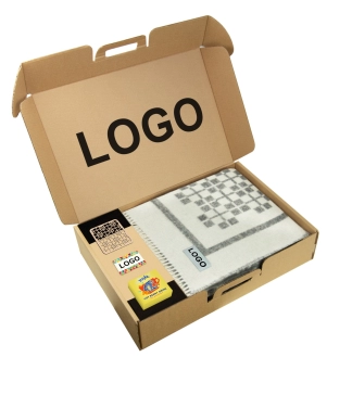 Verslo dovana su logo pledas, arbata, padėkliukai su dėžute
