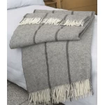 Vilnonis pledas su dryžiais ant lovos  Scandimama Dark Nordic Grey 126 1