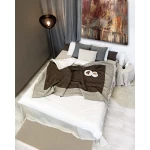 Rudas vilnonis pledas ant lovos 1