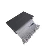 Pilkas šalikas su dėžute 1