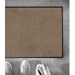 rudas durų kilimėlis interjere 5