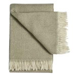 sviesiai zalias vilnonis pledas su kutais