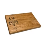 Medinė pjaustymo lentelė su zodiako ženklu Avinas