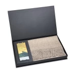 Rudas šalikas ir žvakė - zodiako ženklas Jautis RS05 1