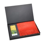 dovanos moterims pagal zodiaką šalikas ir žvakė 1