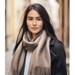 Šviesiai rudas moteriškas šalikas moterims