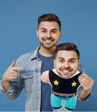 Vaikino nuotrauka ant pagalvėlės