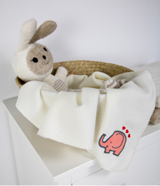 Merinosų vilnos antklodė kūdikiui su drambliuku M6