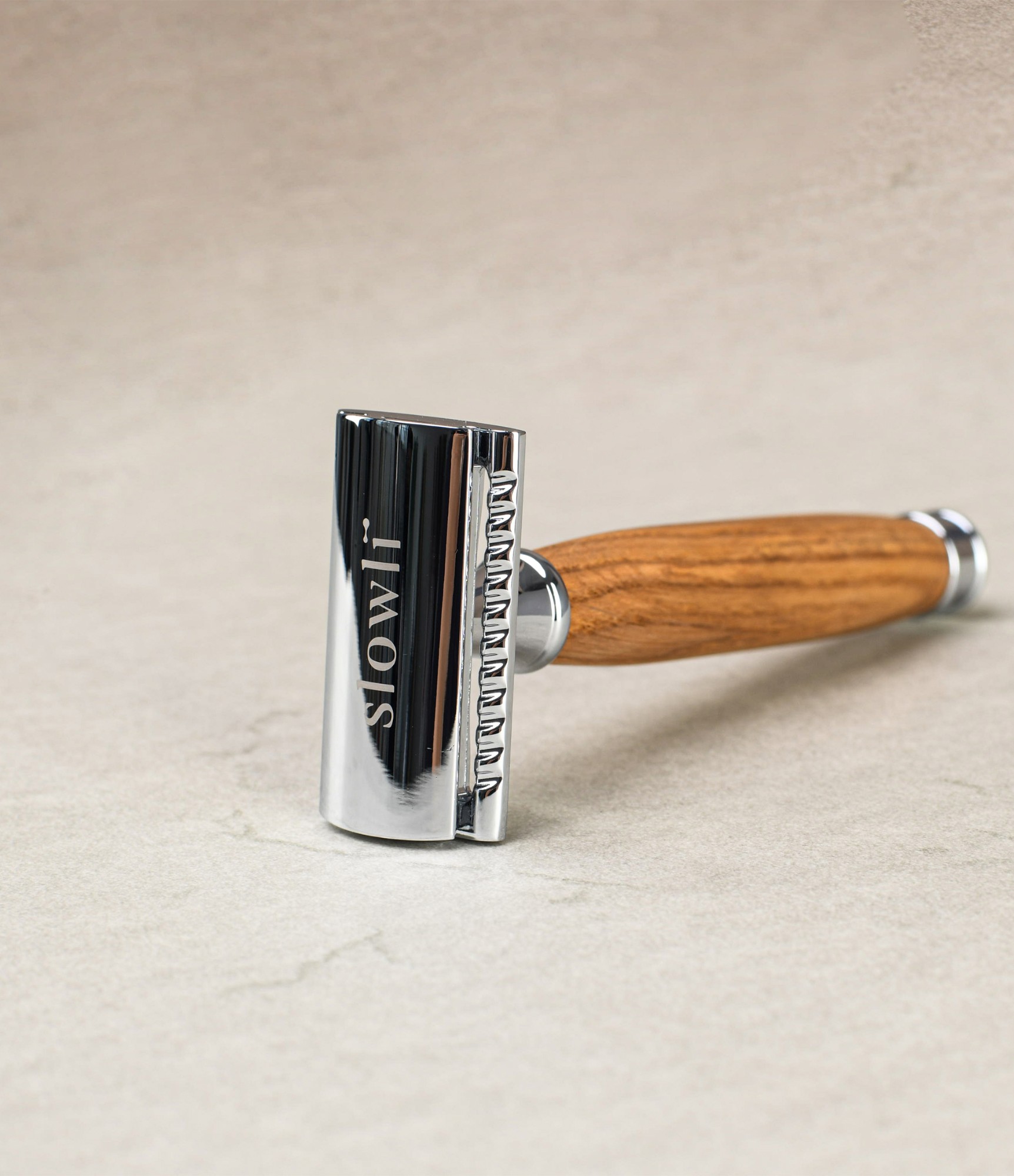 Praktiška dovana vyrui daugkartinis skustuvas Baltic Oak 8 Praktiška dovana vyrui daugkartinis skustuvas Baltic Oak 8